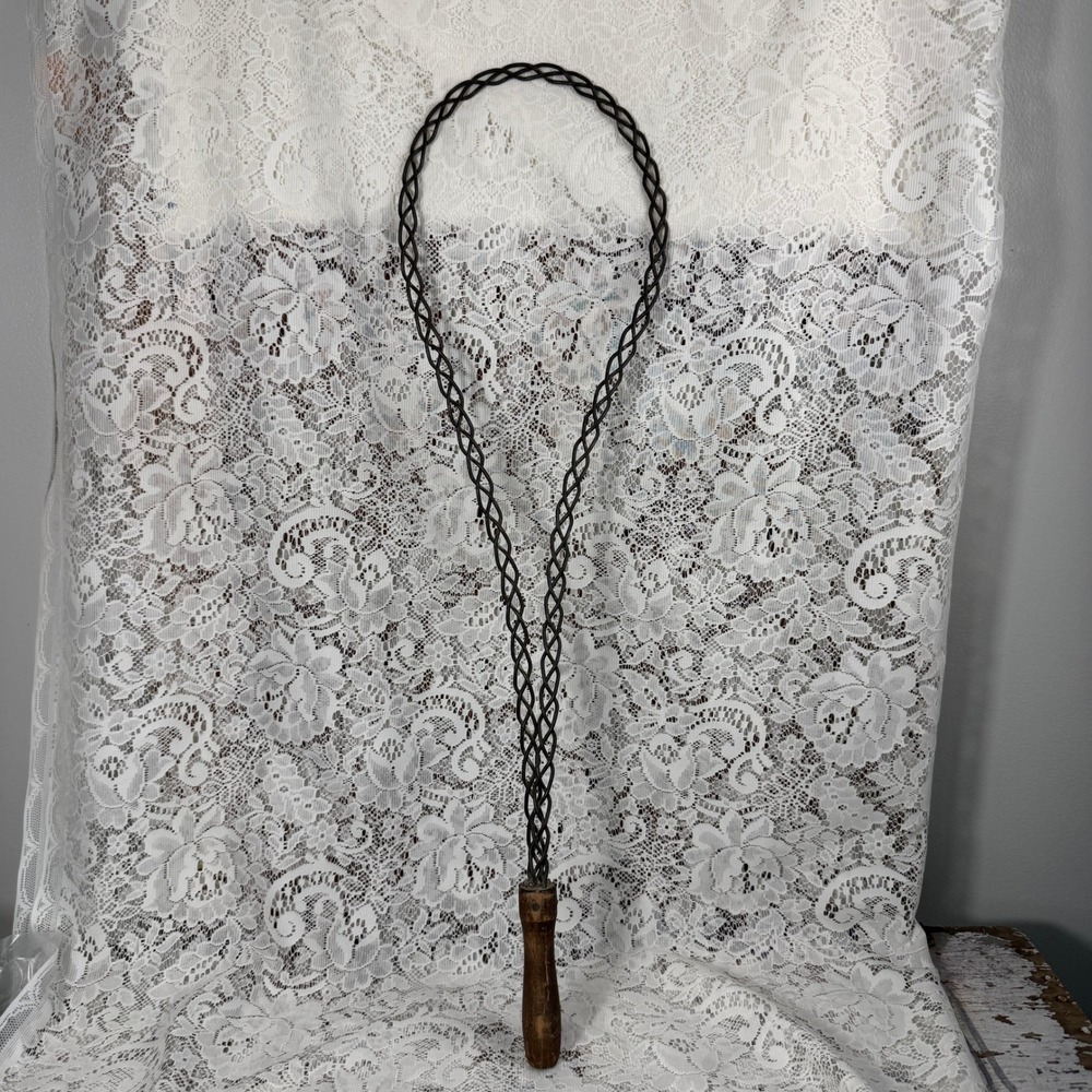 Antique Braided Wire Rug Beater Wood Handle Primitive Farmhouse Decor Industrial